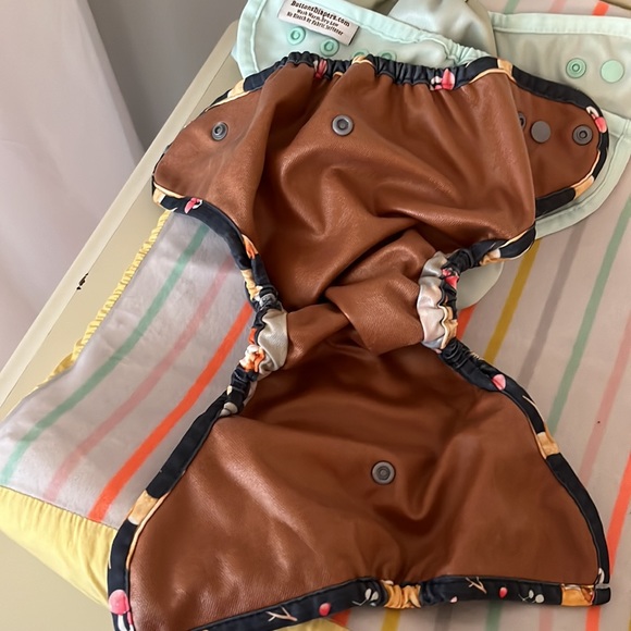 Buttons diapers - Picture 4 of 5